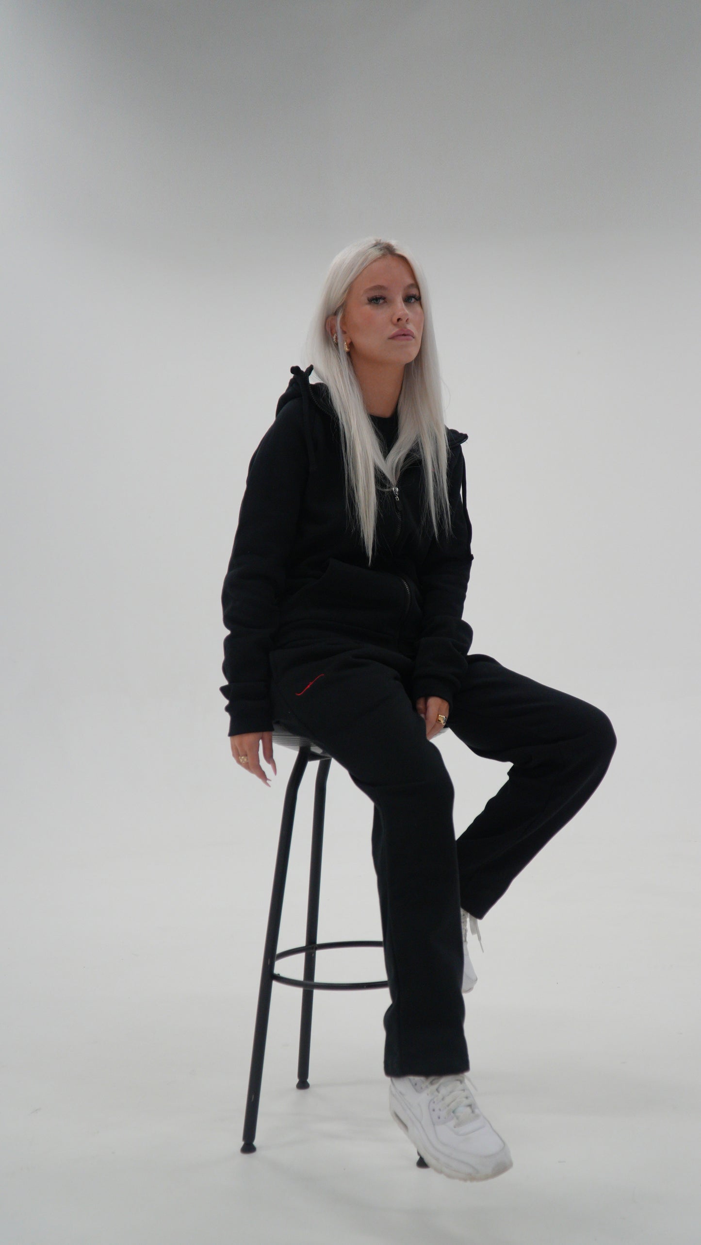 SWEAT PANTS