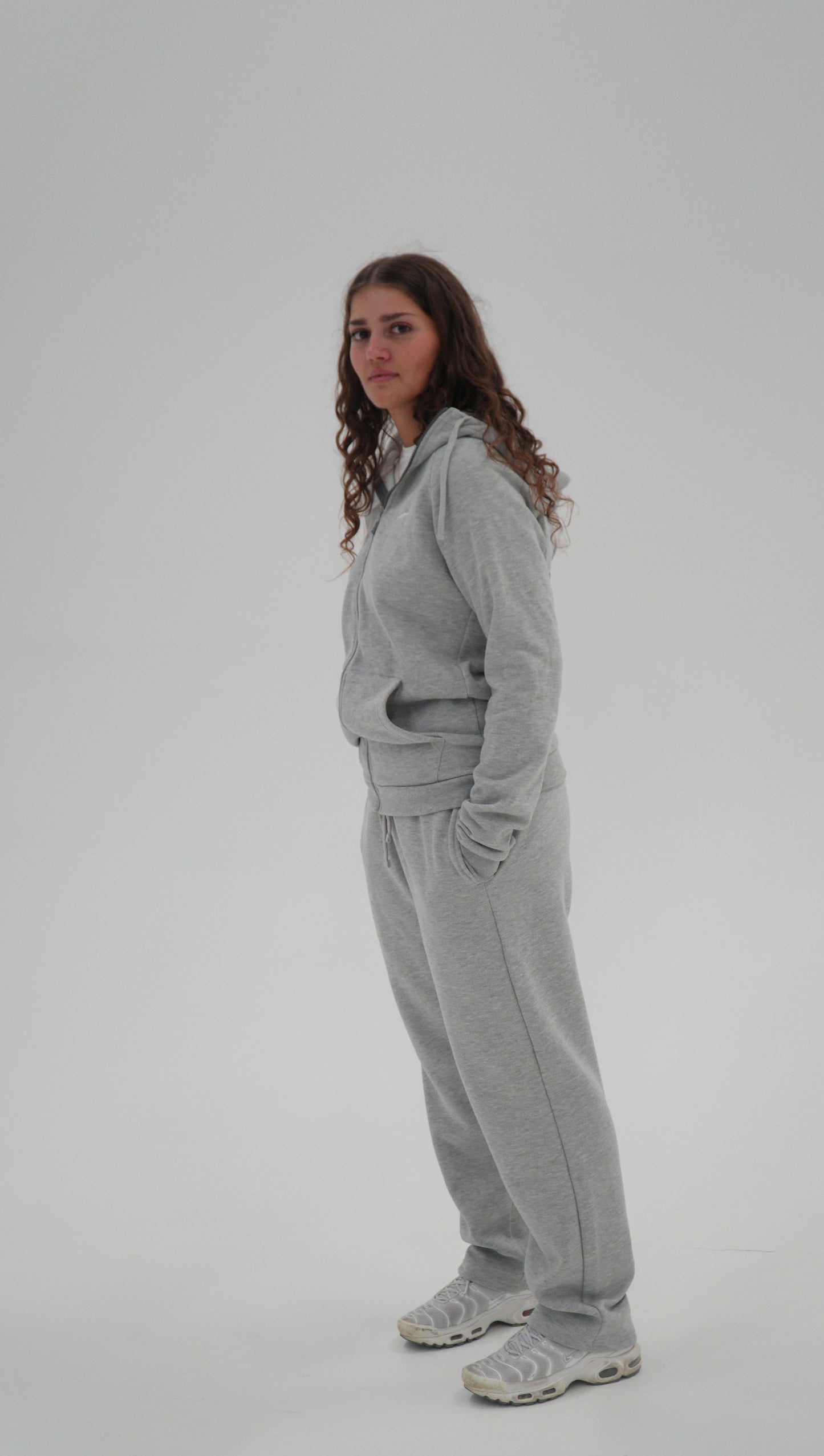 SWEAT PANTS